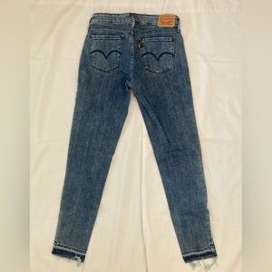 Womens Levi’s 711 Skinny jeans